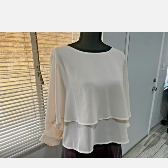 Elegant Cream Women's Top - Picture 2 of 6